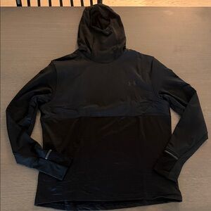 Under arm fitted lightweight long sleeve